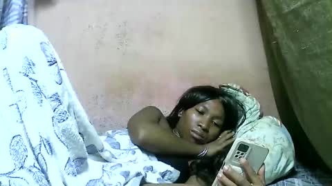 tricia9794 online show from April 16, 8:09 pm