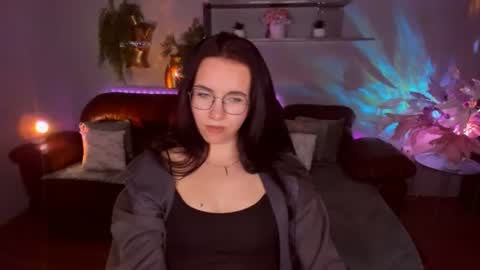 TriciaDaisy online show from June 22, 2:57 pm