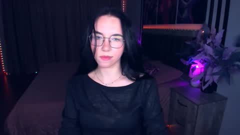 TriciaDaisy online show from June 5, 2:44 pm