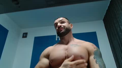 tridentmuscles online show from January 5, 8:00 pm