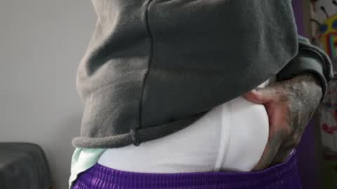 - trieone online show from April 15, 4:43 pm