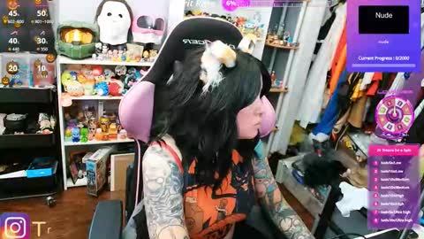 Trin Kat pet online show from October 17, 7:40 pm