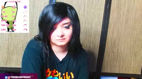 trixiedoescamcam online show from October 2, 12:09 am