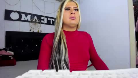 trixxy online show from April 8, 2:42 pm