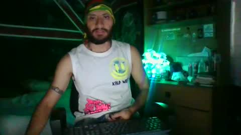 Snapshot of trizquelmen chatting on December 3, 3:37 am Andrew online show from December 3, 3:37 am