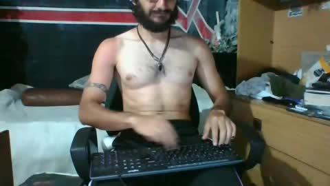 Snapshot of trizquelmen chatting on December 17, 1:07 am Andrew online show from December 17, 1:07 am