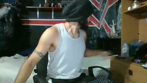 Snapshot of trizquelmen chatting on January 29, 12:02 pm Andrew online show from January 29, 12:02 pm