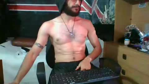 Snapshot of trizquelmen chatting on December 9, 8:23 pm Andrew online show from December 9, 8:23 pm