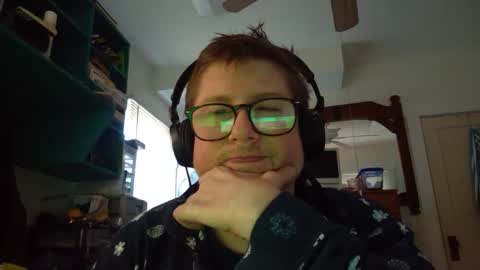 Snapshot of true_manofworth chatting on December 7, 6:32 pm HandicappedLaugher online show from December 7, 6:32 pm