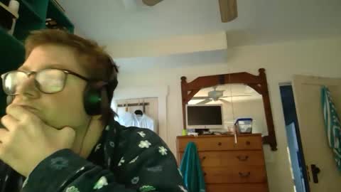 Snapshot of true_manofworth chatting on December 6, 8:34 pm HandicappedLaugher online show from December 6, 8:34 pm