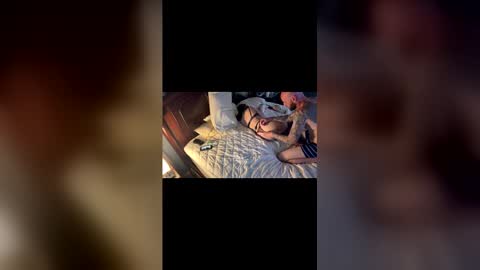 tslizzy0084 online show from March 29, 5:20 am