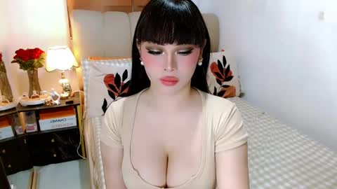 Snapshot of tspearlofasia chatting on February 6, 10:36 am Graciella online show from February 6, 10:36 am