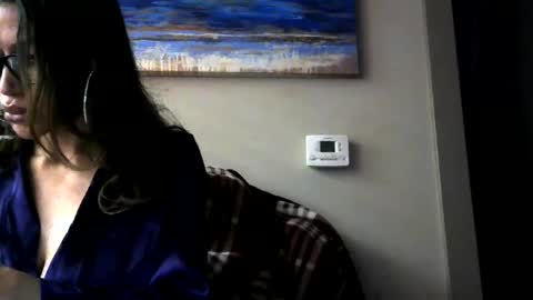 Steffany VonRoe online show from December 9, 3:54 pm