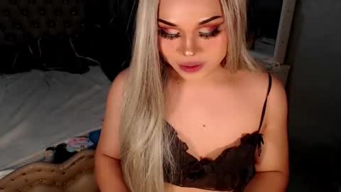 jayvie online show from October 25, 11:49 pm