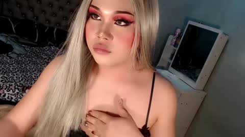 jayvie online show from September 24, 9:32 pm