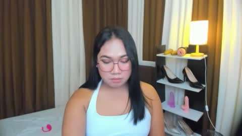 Karen Oquio online show from September 23, 6:47 pm