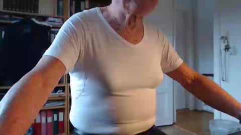 FINN but call me NANNA online show from February 5, 9:15 am