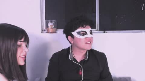 tuxedo  mayo online show from April 9, 6:19 am