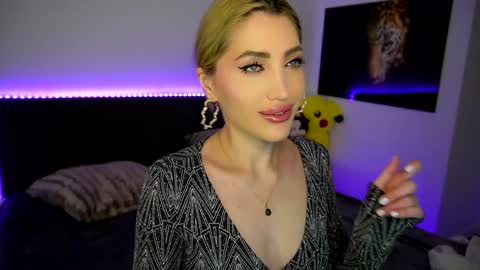 MayCarrey online show from February 26, 1:03 am