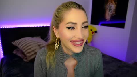 MayCarrey online show from February 7, 10:41 pm