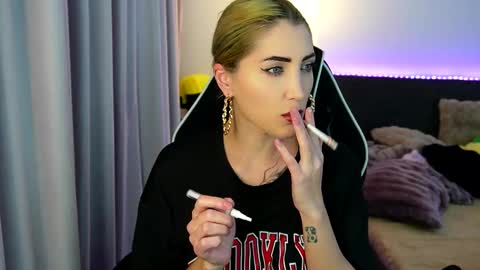 MayCarrey online show from December 15, 10:06 pm