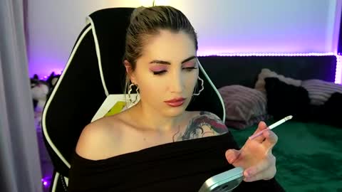 MayCarrey online show from April 24, 9:06 pm