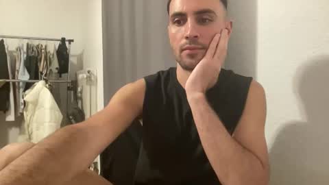 Snapshot of twikboy chatting on November 1, 9:14 pm Twinkboy online show from November 1, 9:14 pm