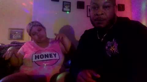 Twin and Lea online show from November 9, 3:32 am