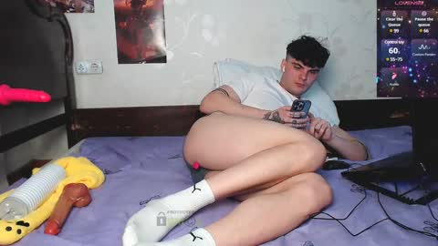 twinhunters online show from December 9, 12:40 pm