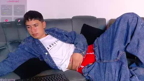 Mr Daren online show from March 12, 7:06 pm