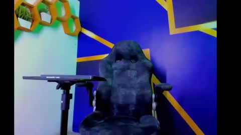 twink_scott19 online show from October 18, 8:35 pm