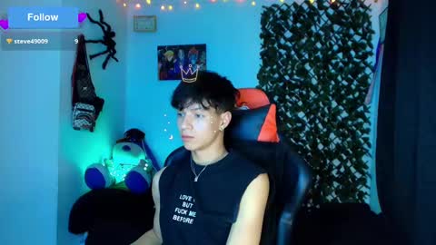 Snapshot of twink_sebas_ chatting on February 11, 5:05 am  Bad boy sebastian  online show from February 11, 5:05 am