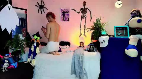 Snapshot of twink_sebas_ chatting on October 26, 2:01 am  Bad boy sebastian  online show from October 26, 2:01 am