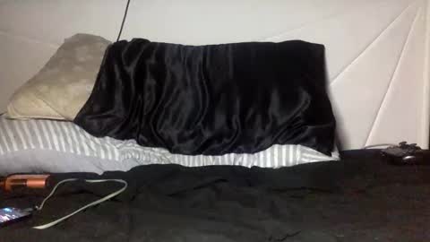 twinkybell online show from March 2, 2:27 am