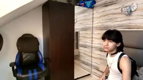 twinslovers_ online show from December 1, 9:35 pm