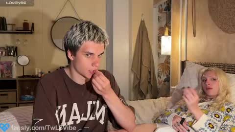 Molly and Nick online show from April 21, 1:42 am