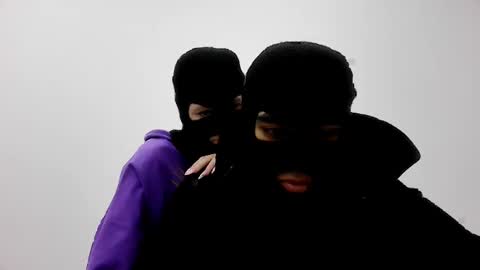 twoheartsonesoul_ online show from February 22, 7:56 am