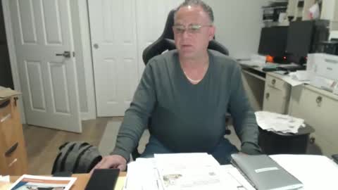 Twopeopleinlove online show from April 28, 10:19 am