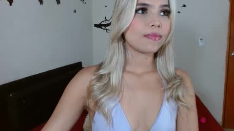 tyfanny19 online show from December 13, 6:38 pm