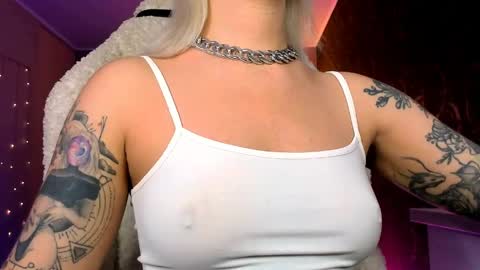 Miley online show from May 10, 2:23 pm