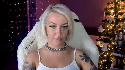 Miley online show from December 23, 4:28 pm