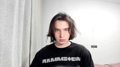 Snapshot of tyler__johnson chatting on February 21, 1:00 am Tyler  johnson online show from February 21, 1:00 am