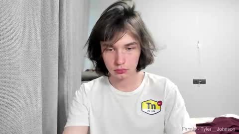 Snapshot of tyler__johnson chatting on February 5, 8:32 am Tyler  johnson online show from February 5, 8:32 am