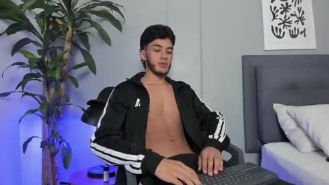 Tyler Fox online show from April 30, 9:19 pm