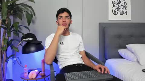 Tyler Fox online show from July 6, 11:17 pm