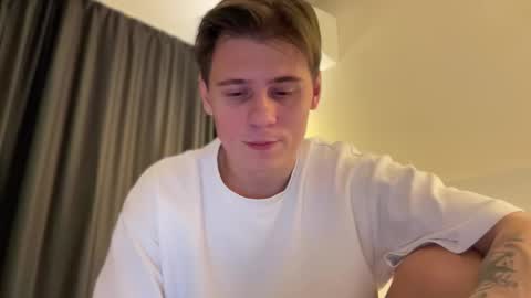 tyler_garrner online show from October 25, 2:50 pm