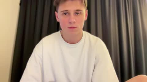 tyler_garrner online show from October 1, 3:55 pm