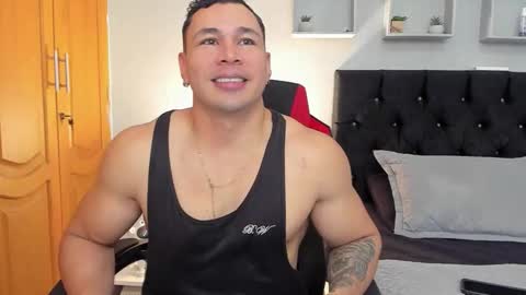 tyler_hank1 online show from March 28, 5:25 pm