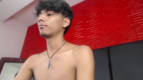 tyler_wolf_1 online show from October 13, 1:02 pm