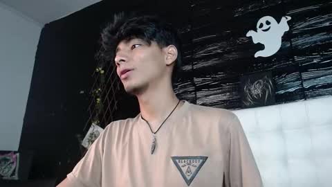 tyler_wolf_1 online show from October 22, 12:40 pm
